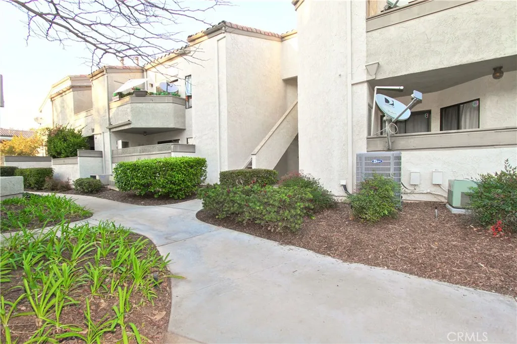 78 Brownfield, Pomona, California 91766 home-pic-30