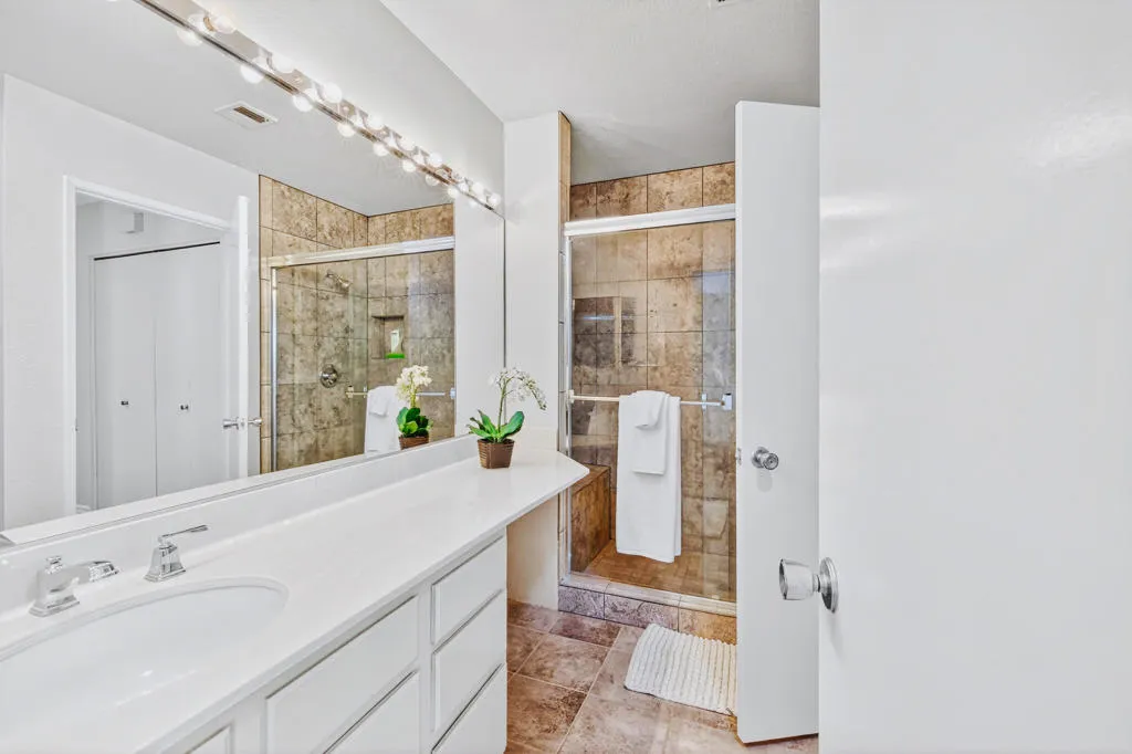 Guest Bath for 76205 Impatiens