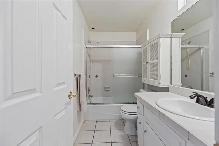 37-Bathroom