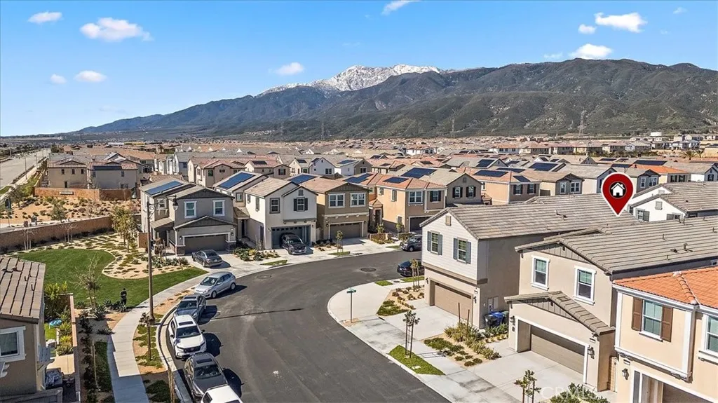 16728 Grapefruit Lane, Fontana, California 92336 home-pic-42