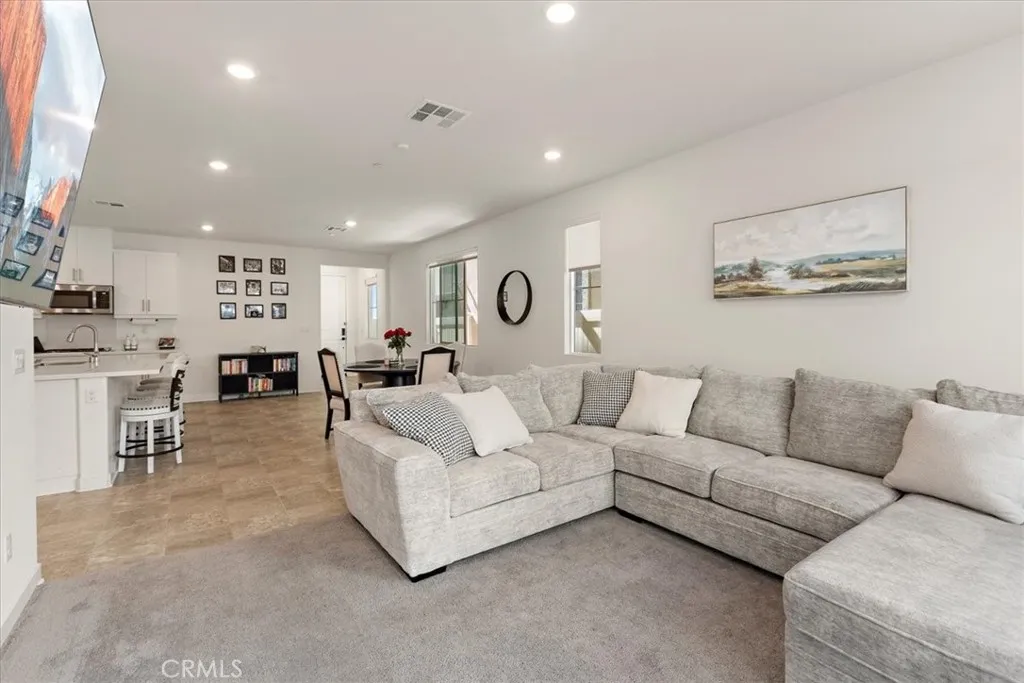 16728 Grapefruit Lane, Fontana, California 92336 home-pic-15