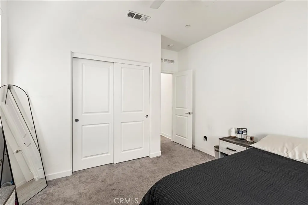 16728 Grapefruit Lane, Fontana, California 92336 home-pic-19