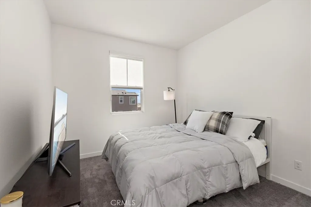 16728 Grapefruit Lane, Fontana, California 92336 home-pic-34