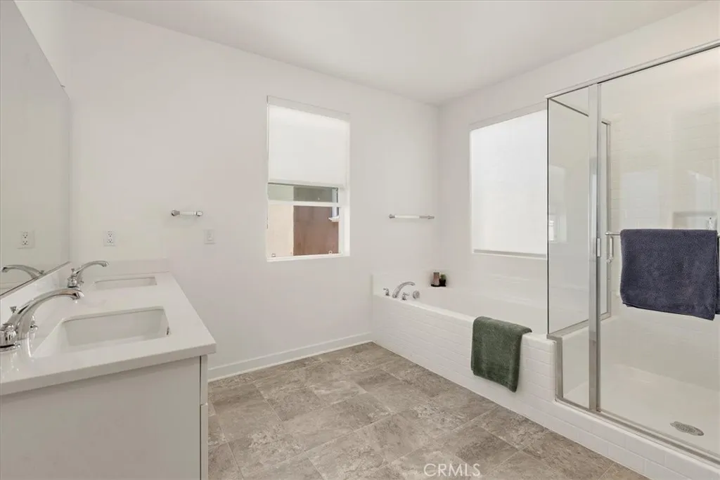 16728 Grapefruit Lane, Fontana, California 92336 home-pic-29