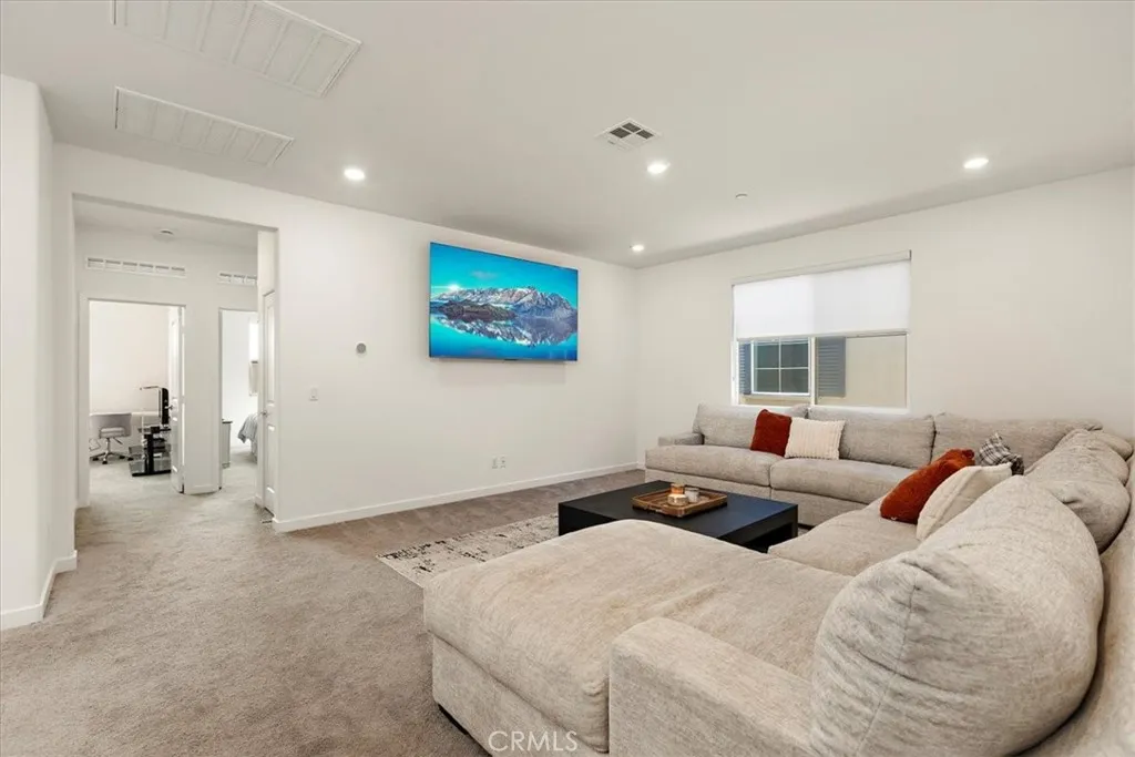 16728 Grapefruit Lane, Fontana, California 92336 home-pic-26