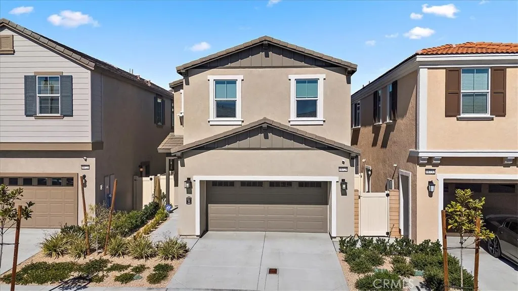 16728 Grapefruit Lane, Fontana, California 92336 home-pic-2