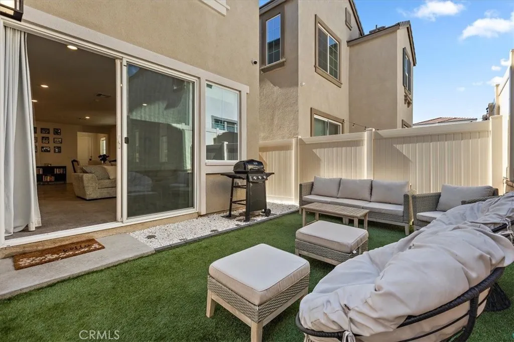 16728 Grapefruit Lane, Fontana, California 92336 home-pic-21