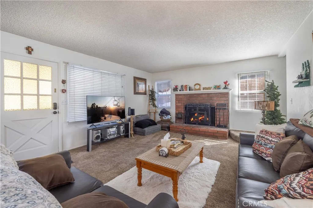 568 Wren, Big Bear Lake, California 92315 home-pic-4