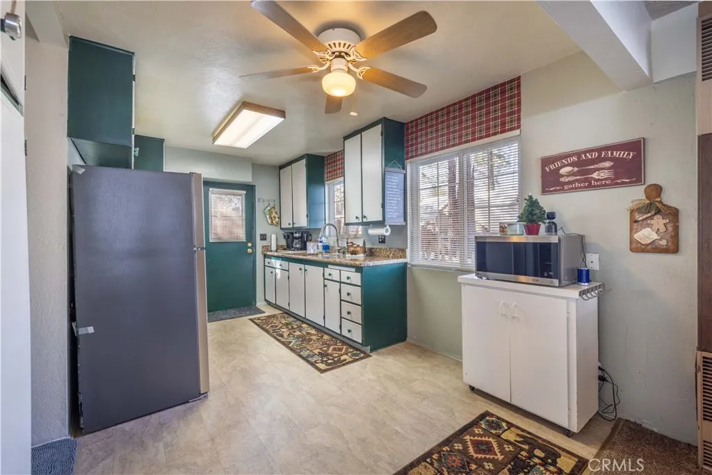 568 Wren, Big Bear Lake, California 92315 home-pic-24