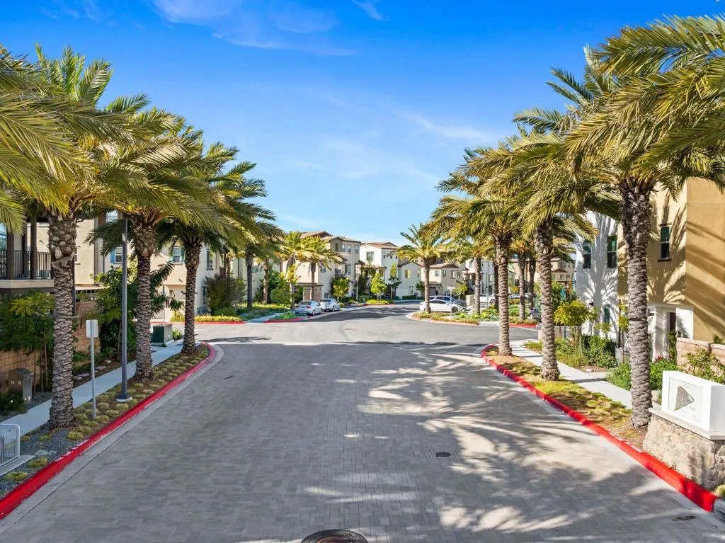 1549 Fig Tree Way, Oceanside, California 92056 home-pic-36
