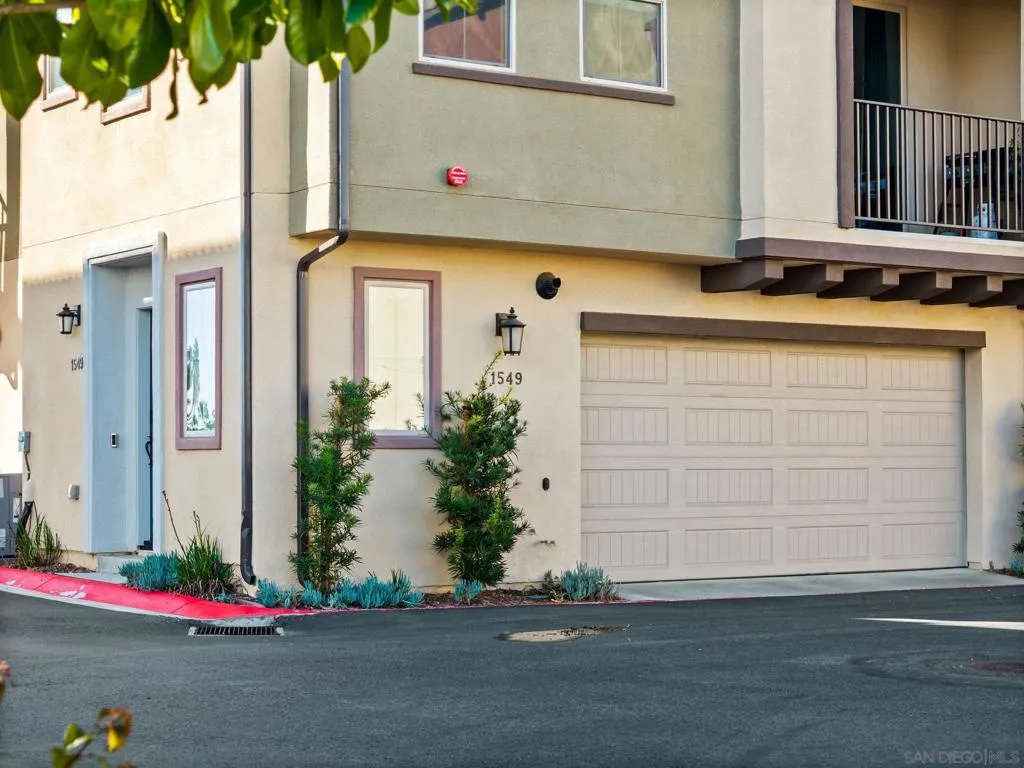 1549 Fig Tree Way, Oceanside, California 92056 home-pic-2