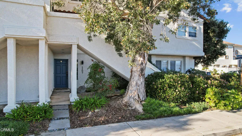 5202 Driftwood Street, Oxnard, California 93035 home-pic-4