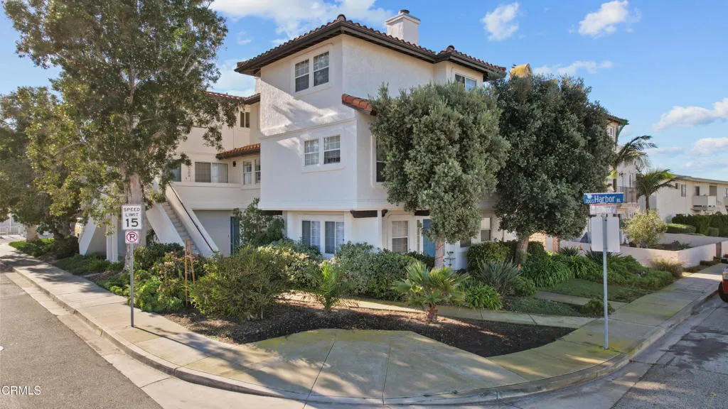 5202 Driftwood Street, Oxnard, California 93035 home-pic-1
