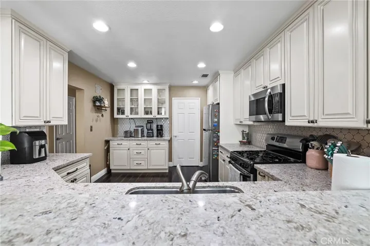 Kitchen 4