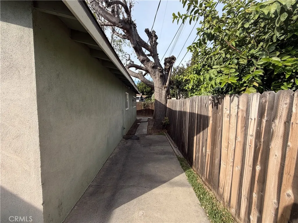 327 N Clark, Orange, California 92868 home-pic-23