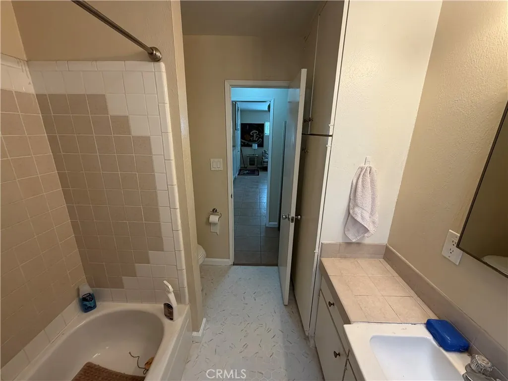 327 N Clark, Orange, California 92868 home-pic-11
