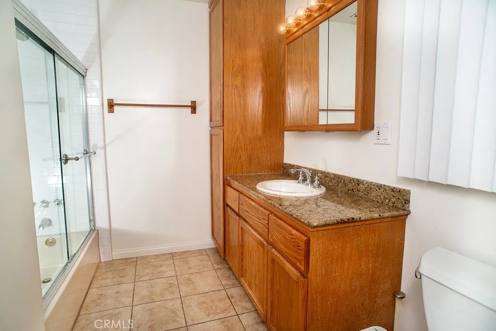 11471 Orcas Avenue, Sylmar, California 91342 home-pic-11