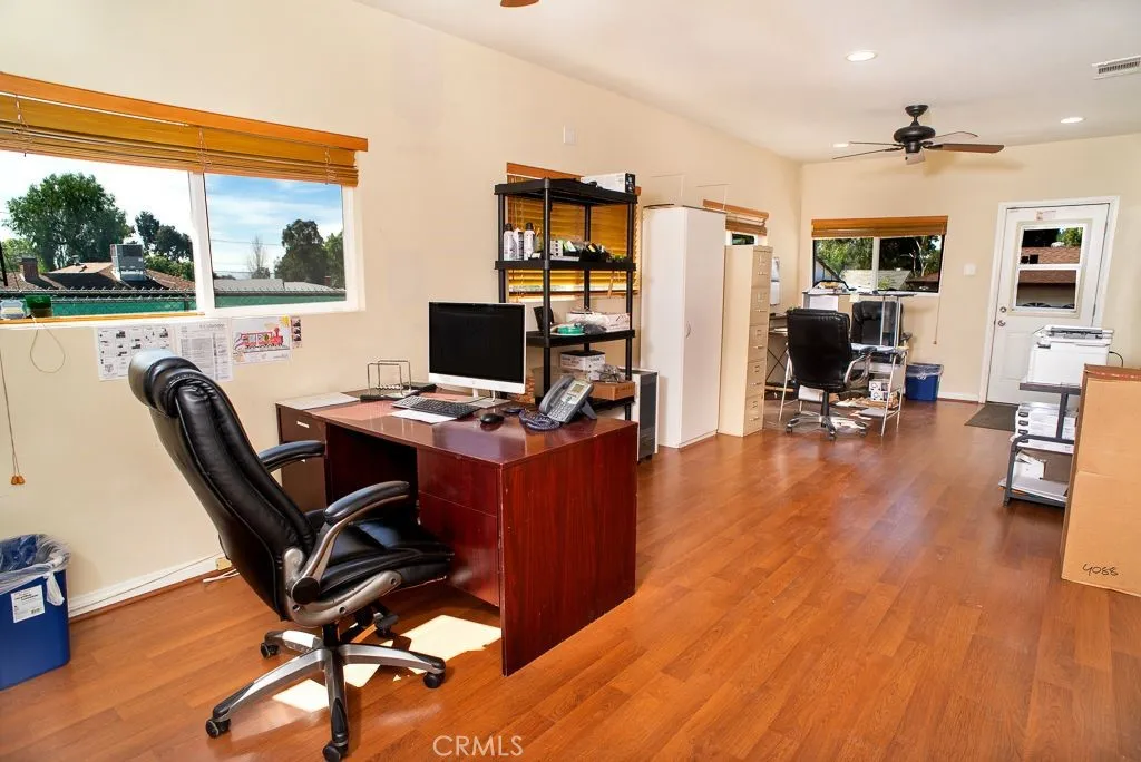 11471 Orcas Avenue, Sylmar, California 91342 home-pic-10