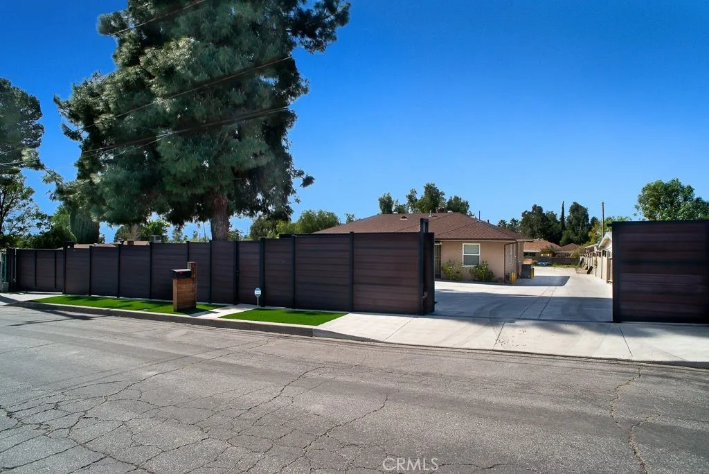11471 Orcas Avenue, Sylmar, California 91342 home-pic-18