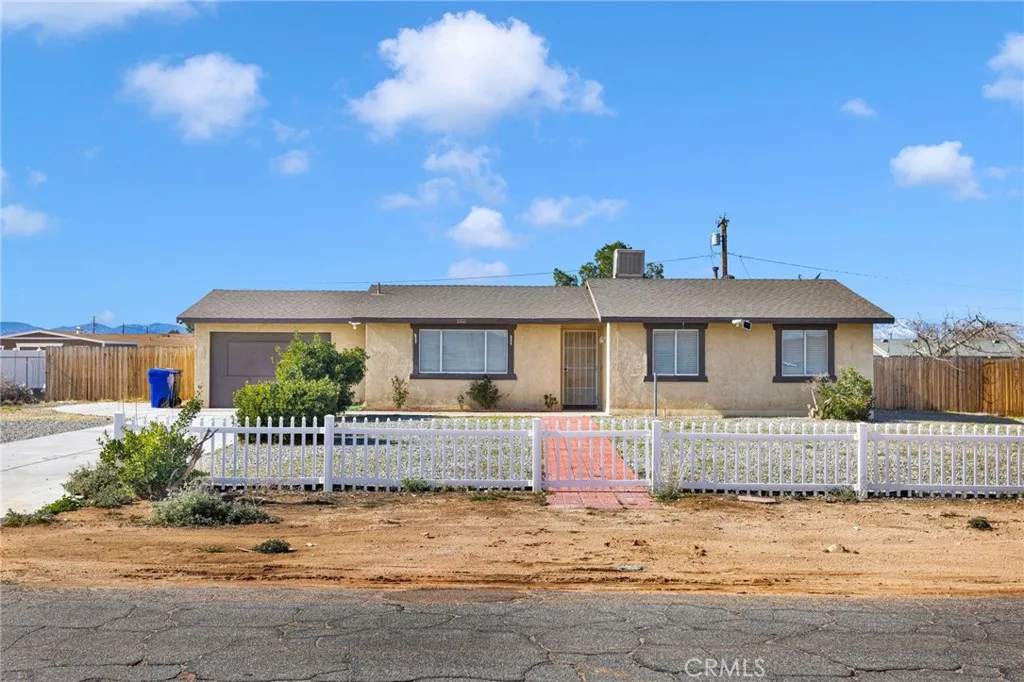 10616 Jamul, Apple Valley, California 92308 home-pic-1