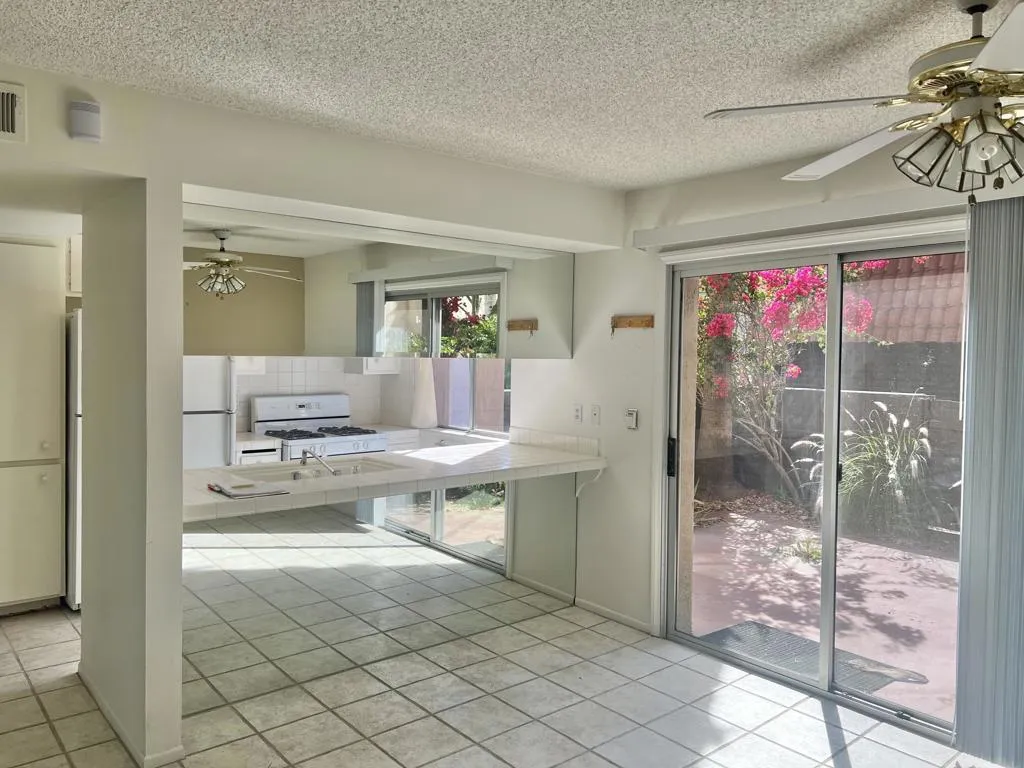 232 E Via Escuela C, Palm Springs, California 92262 home-pic-9