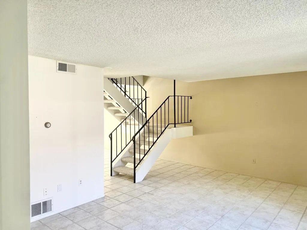 232 E Via Escuela C, Palm Springs, California 92262 home-pic-4