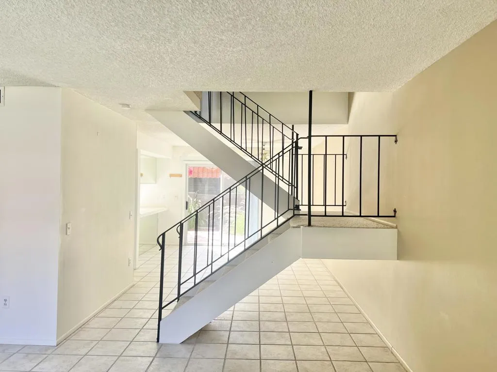 232 E Via Escuela C, Palm Springs, California 92262 home-pic-6