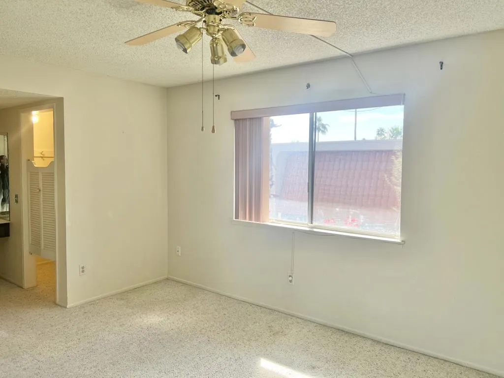 232 E Via Escuela C, Palm Springs, California 92262 home-pic-18