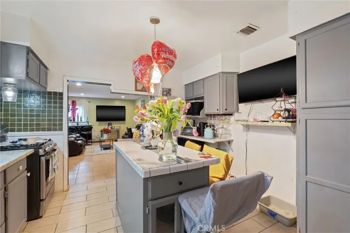 511 S Pannes, Compton, California 90221