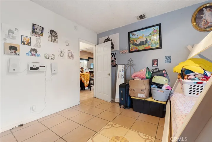 511 S Pannes, Compton, California 90221