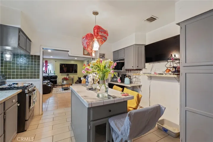 511 S Pannes, Compton, California 90221