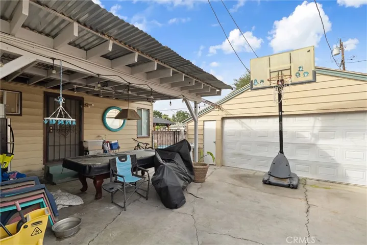 511 S Pannes, Compton, California 90221