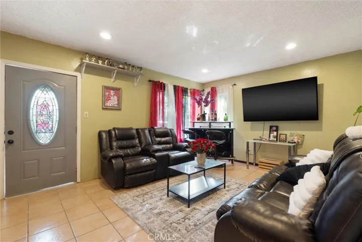 511 S Pannes, Compton, California 90221