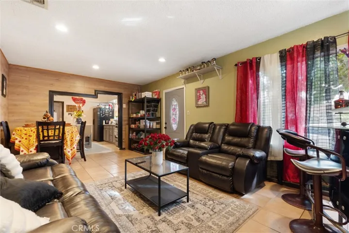 511 S Pannes, Compton, California 90221