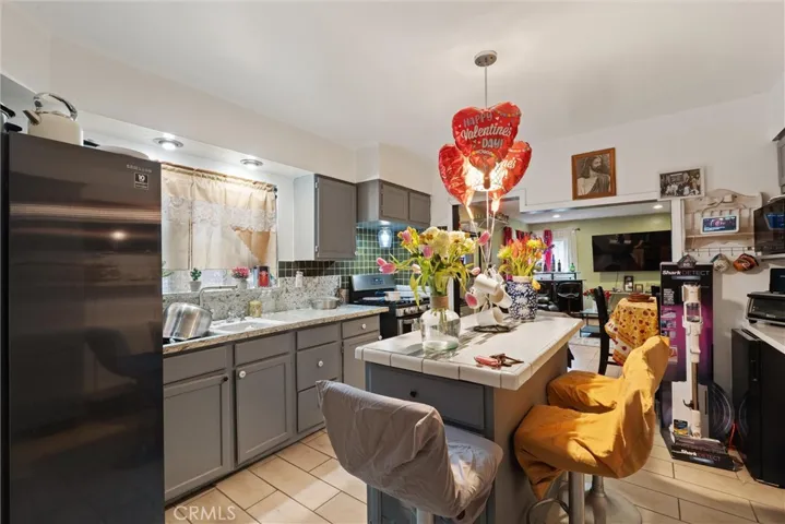 511 S Pannes, Compton, California 90221