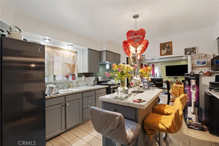 511 S Pannes, Compton, California 90221