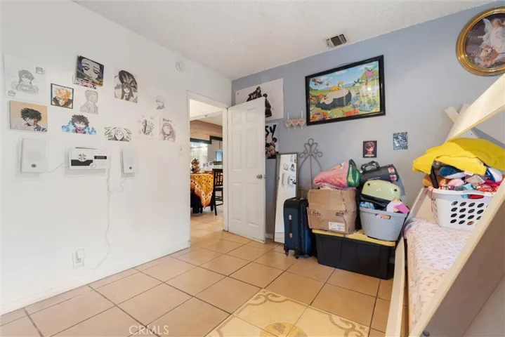 511 S Pannes, Compton, California 90221