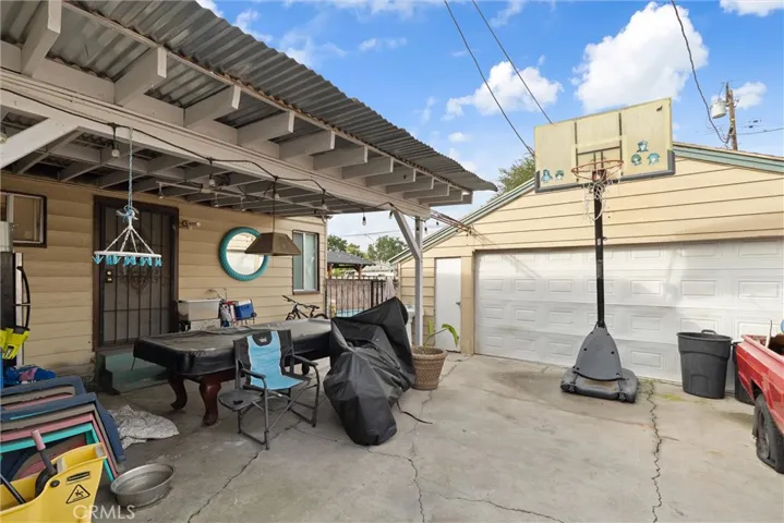 511 S Pannes, Compton, California 90221