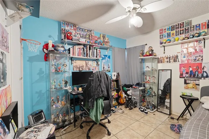 511 S Pannes, Compton, California 90221