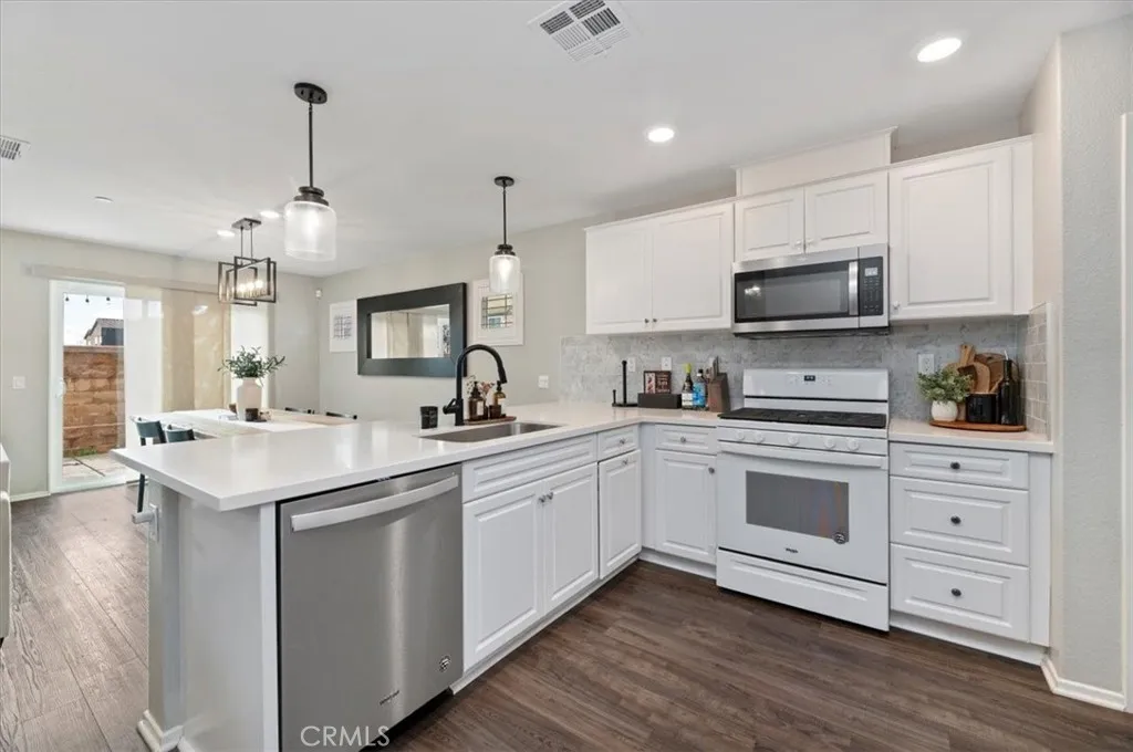 41939 Pedraza Street, Murrieta, California 92562 home-pic-16
