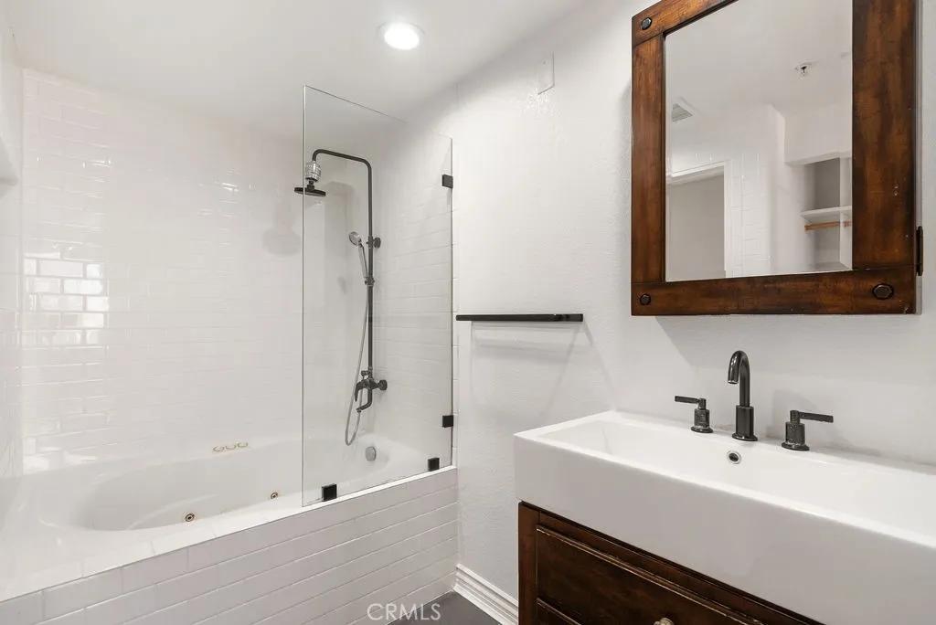 1301 Cabrillo 109, Torrance, California 90501 home-pic-17