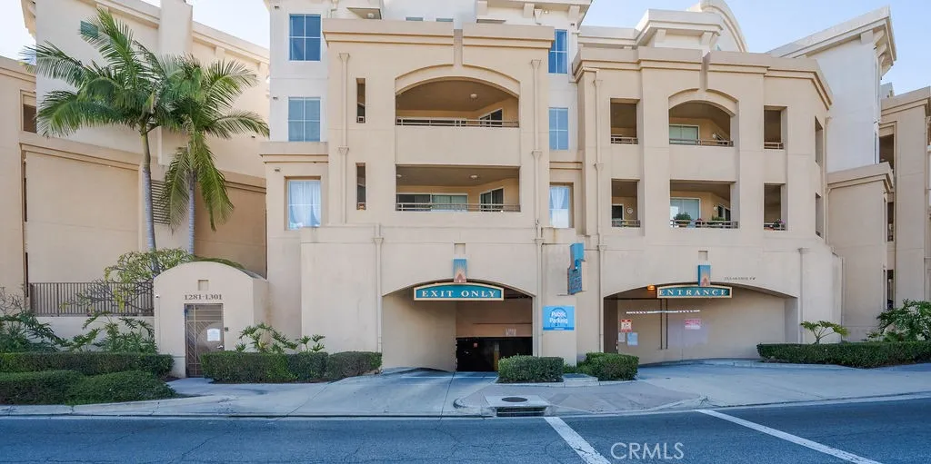 1301 Cabrillo 109, Torrance, California 90501 home-pic-1