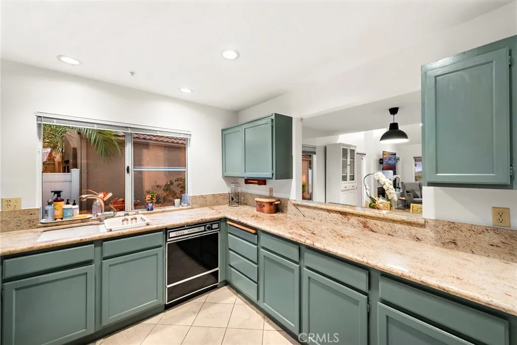 640 Via Umbroso, San Clemente, California 92672 home-pic-10