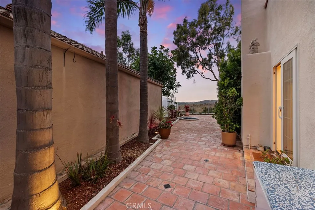 640 Via Umbroso, San Clemente, California 92672 home-pic-26