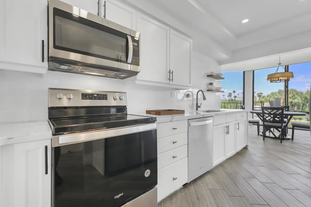 910 Island Drive 406, Rancho Mirage, California 92270 home-pic-16