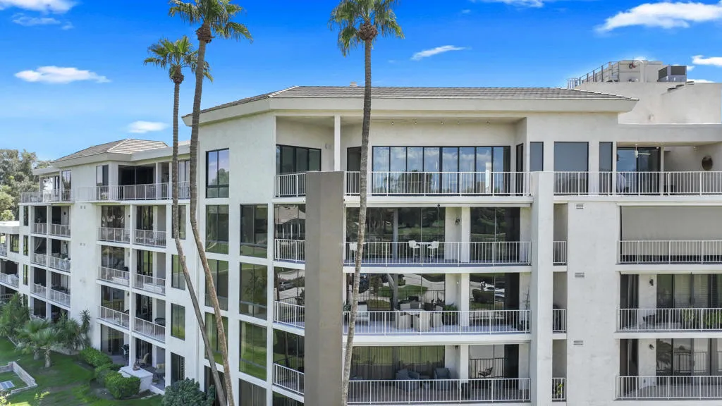 910 Island Drive 406, Rancho Mirage, California 92270 home-pic-3