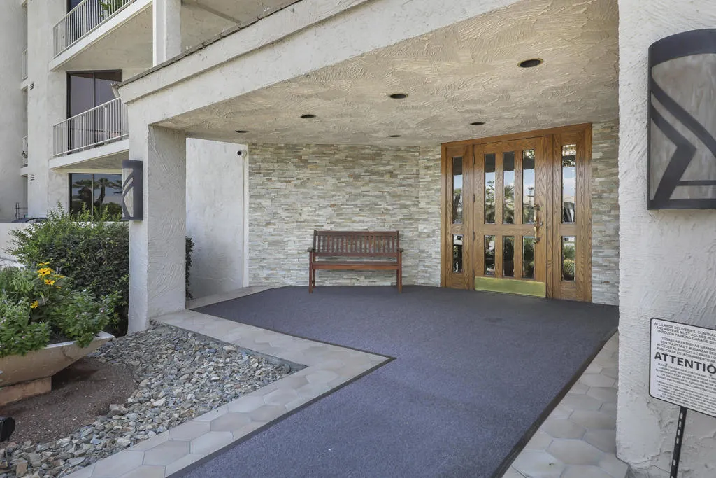 910 Island Drive 406, Rancho Mirage, California 92270 home-pic-4