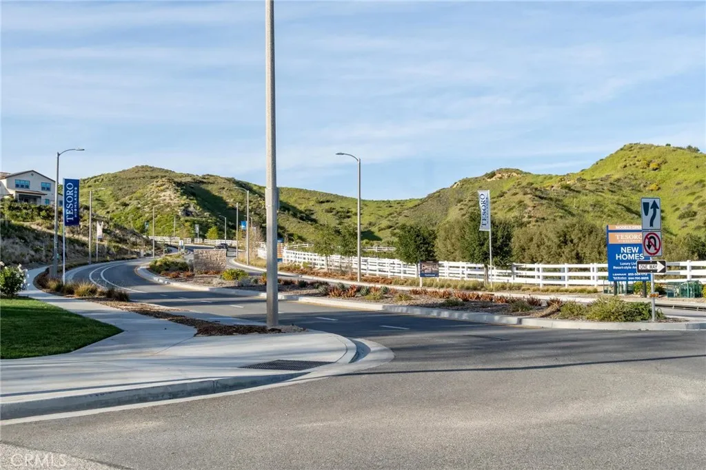 24408 Calle La Roca, Valencia, California 91354 home-pic-45