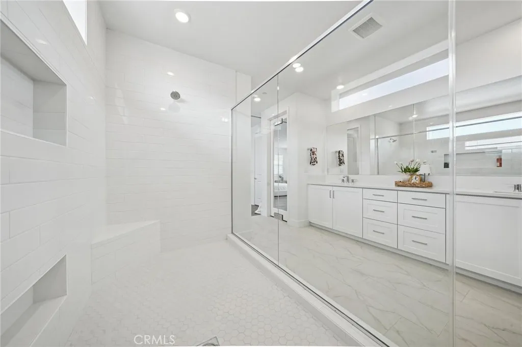 24408 Calle La Roca, Valencia, California 91354 home-pic-25