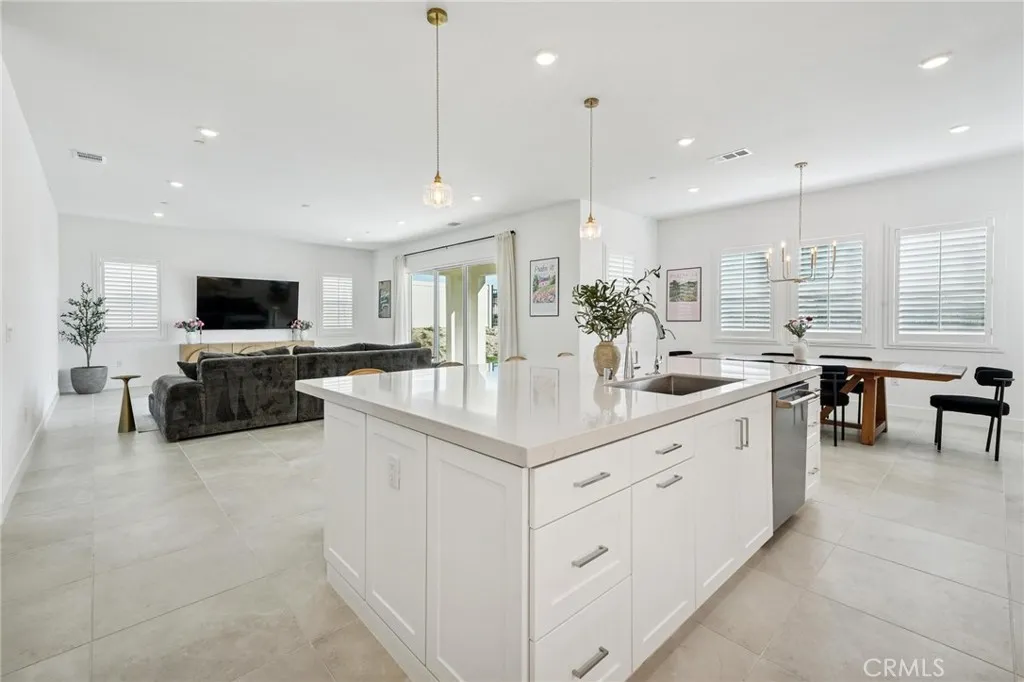 24408 Calle La Roca, Valencia, California 91354 home-pic-8